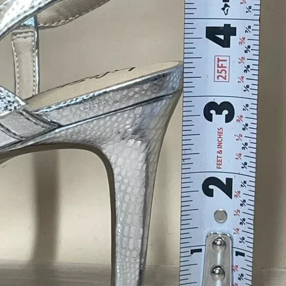 Life Stride Fab Flex Miracle Open Toe Metallic Faux Leather Sandal - Picture 8 of 9